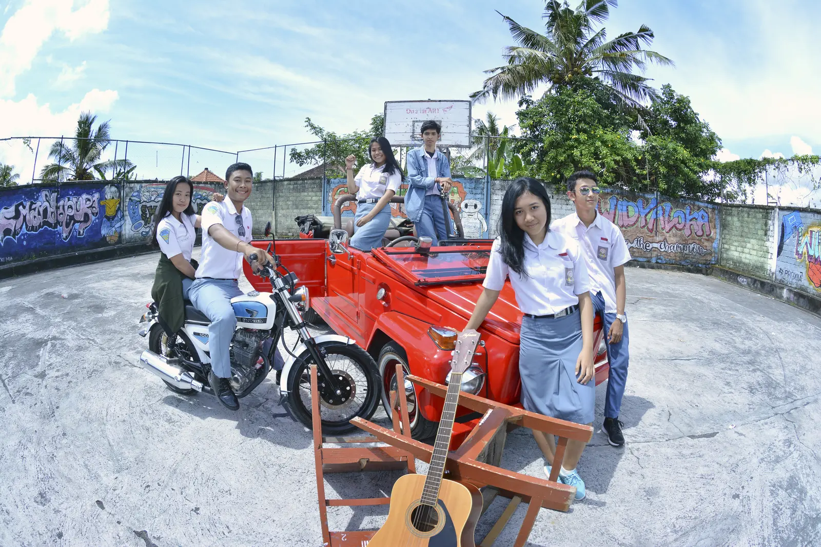Indoor dengan properti kreatif